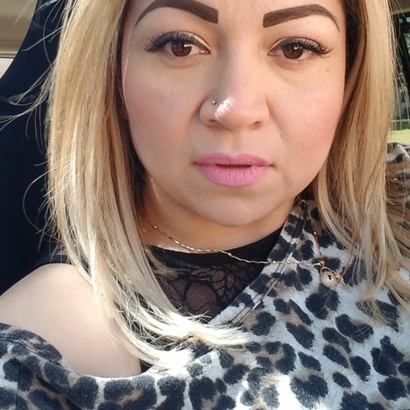 Meet your Posher, Juanita - Picture 2 of 2